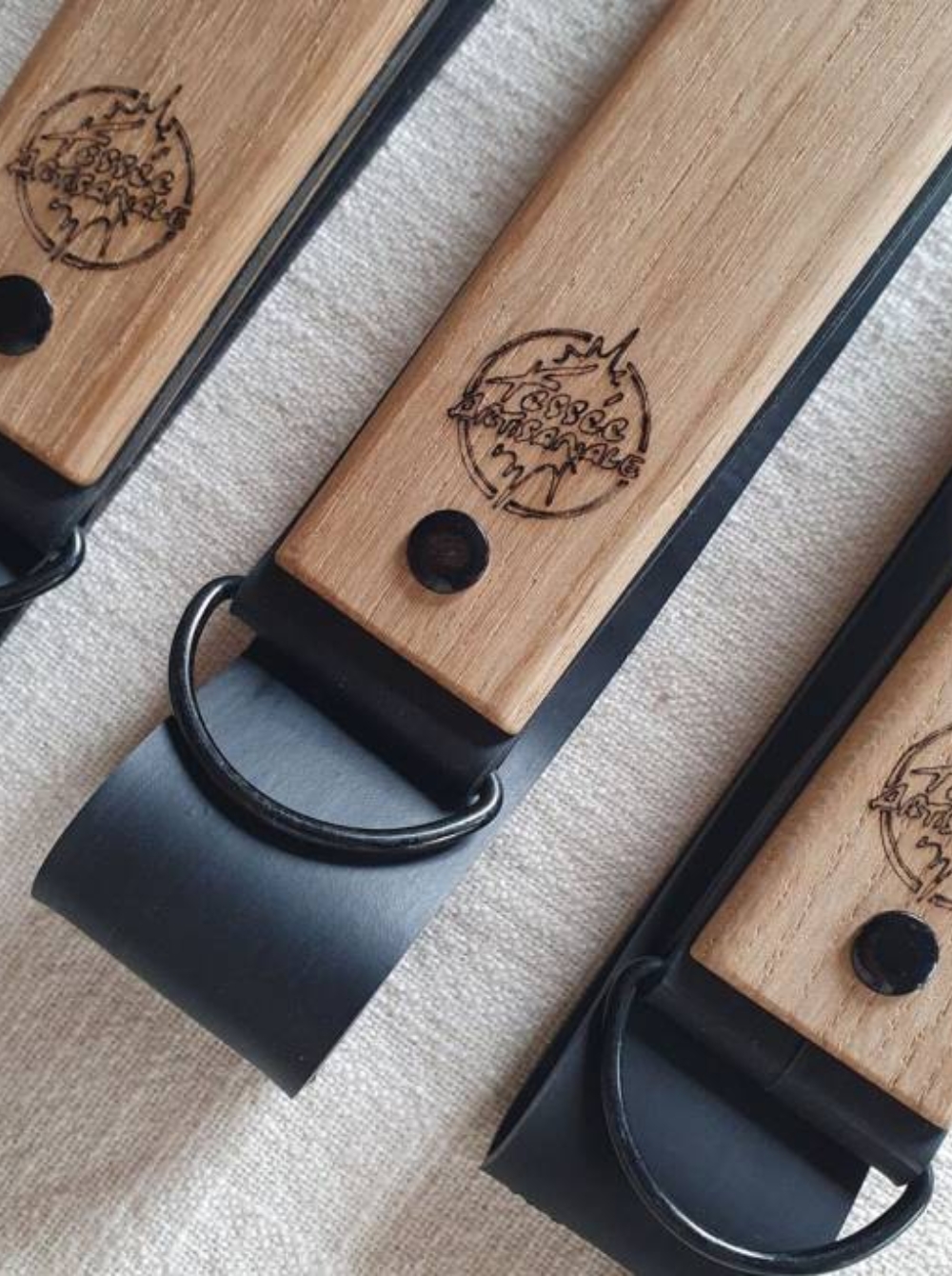 Frapett Court Fessée Artisanale chez Dèmonia